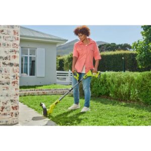 RYOBI – 18 V ONE+ Trimmer – Ø Schnitt 25–30 cm – Teleskoprohr – 1 2,5 Ah Akku und Ladegerät + RAC155 KOSTENLOS – RLT183225FPK
